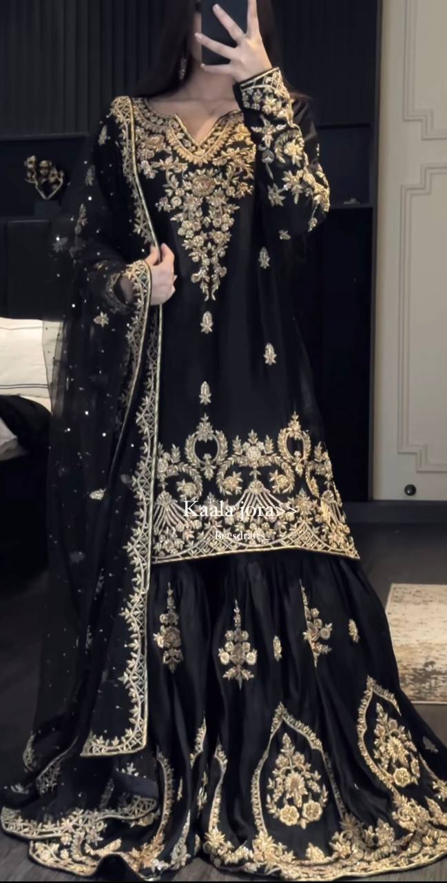 The Cinematic Black Zari Ensemble